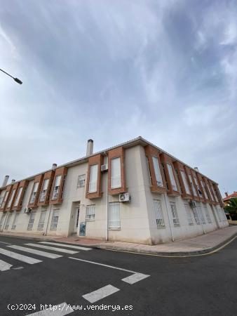 VENTA DUPLEX CON GARAJE EN MECO - MADRID