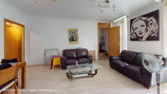 VENTA DUPLEX CON GARAJE EN MECO - MADRID