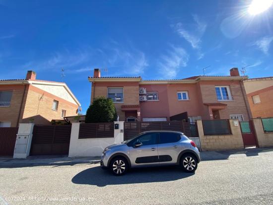 Chalet Pareado con Piscina en Pozo de Guadalajara - GUADALAJARA