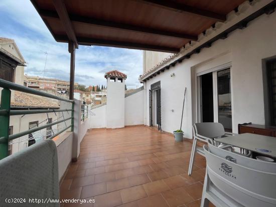 Ático en alquiler en pleno centro de Granada. - GRANADA