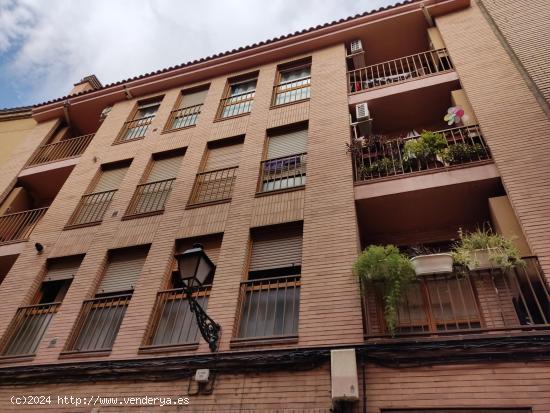 Se vende piso en Calle Latorre. Dos Dormitorios. Terraza 30 metros - ZARAGOZA