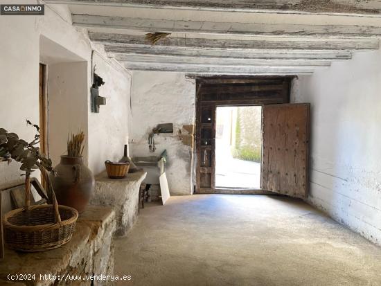 Se vende casa con corral en el pueblo de Colungo (Huesca).. - HUESCA