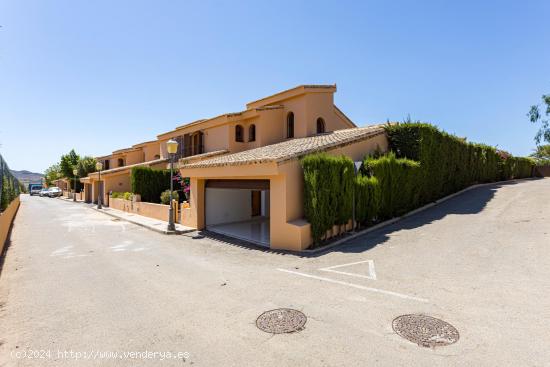 Villa de lujo 3 dormitorios con piscina, garaje doble y sótano de grandes dimensiones - MURCIA