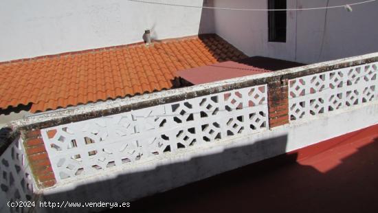 CASA DE PUEBLO EN OLIVA DE LA FRONTERA - BADAJOZ