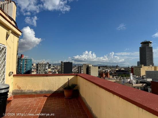 Increible Ático con terraza y vistas al mar, al puerto, Montjuic y Tibidabo Terraza de 45m2 - BARCE