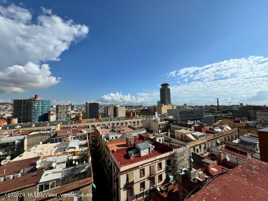 Increible Ático con terraza y vistas al mar, al puerto, Montjuic y Tibidabo Terraza de 45m2 - BARCE