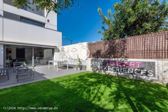 Casa adosada con piscina comunitaria a la venta en Vinyet - BARCELONA