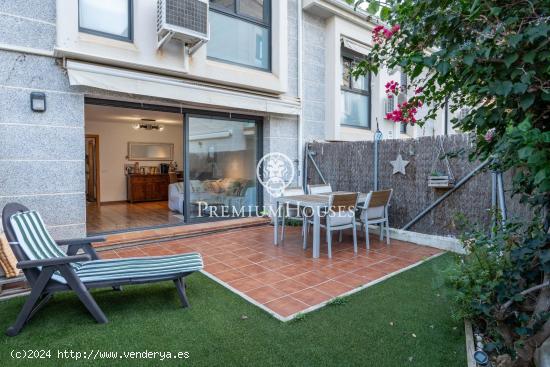  Casa adosada con piscina comunitaria en Quintmar - BARCELONA 