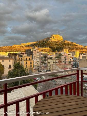  ALQUILER DE EXCELENTE VIVIENDA CON VISTAS AL CASTILLO 5ta PLANTA SIN ASCENSOR - ALICANTE 