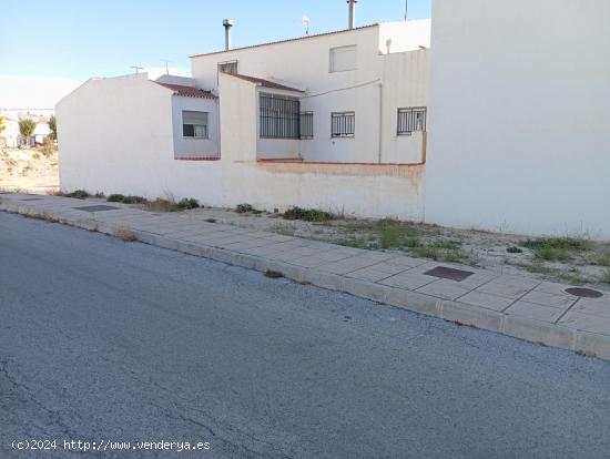 SOLARES URBANIZABLES JUNTO AL CENTRO DE VÉLEZ RUBIO - ALMERIA