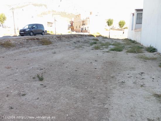 SOLARES URBANIZABLES JUNTO AL CENTRO DE VÉLEZ RUBIO - ALMERIA