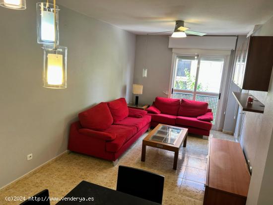 ALQUILER DE HABITACIONES: PISO PARA 3 CHICAS MAX. EN PASEO CORVERA - MURCIA