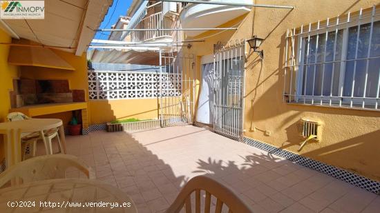 ADOSADO DE 3 HABITACIONES EN EL PUEBLO, CON GARAJE, BODEGA Y PATIO! - CASTELLON