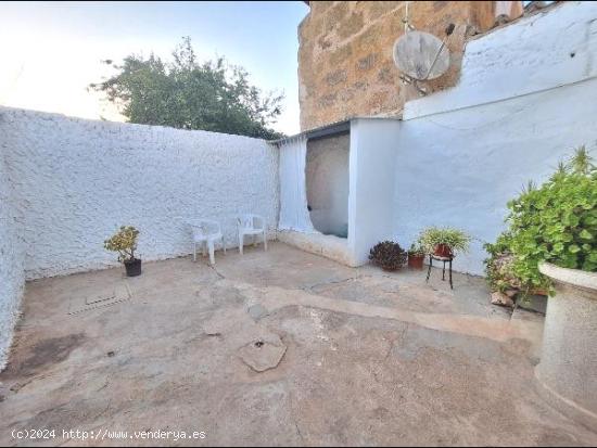 CASA TECHO LIBRE CON PATIO EN COSTITX - BALEARES