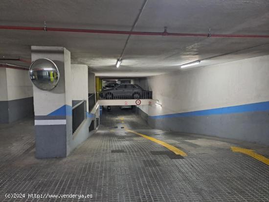 VENTA DE 3 Plazas de Parking en la Calle Entenza/Josep Tarradellas - BARCELONA