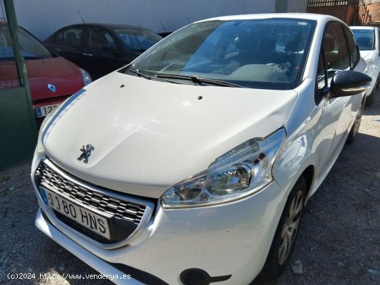 Peugeot 208 1.4 - Cornellà