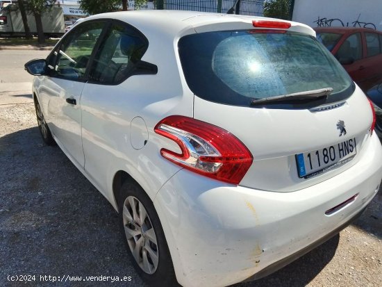 Peugeot 208 1.4 - Cornellà