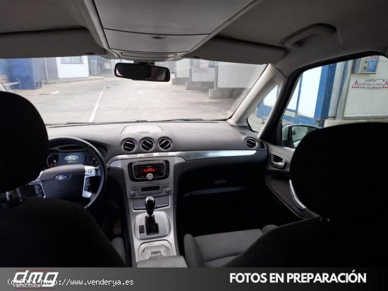 Ford Galaxy 2.0 TDCi 140cv DPF Titanium Powershift 5p. - Rubí