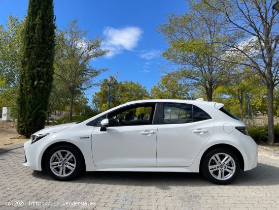 Toyota Corolla Active e-CVT 125H 1.8 122cv. *IVA deducible* *Garantía Toyota* *Nacional* *235€/me