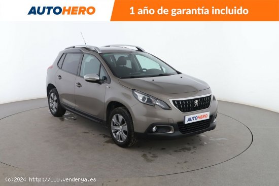 Peugeot 2008 1.2 PureTech Style - 