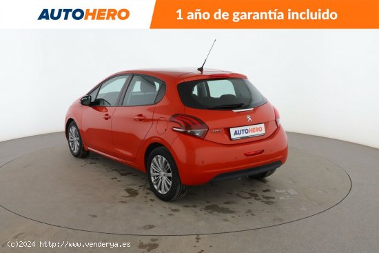 Peugeot 208 1.2 PureTech Signature - 