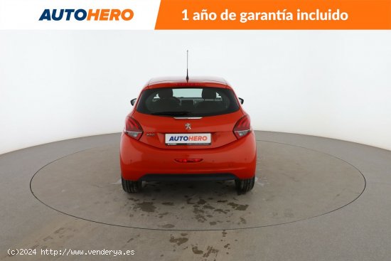 Peugeot 208 1.2 PureTech Signature - 