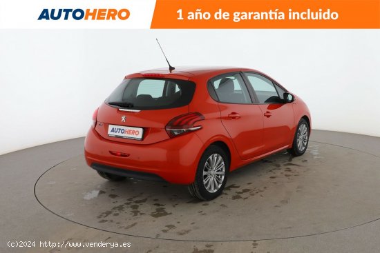 Peugeot 208 1.2 PureTech Signature - 