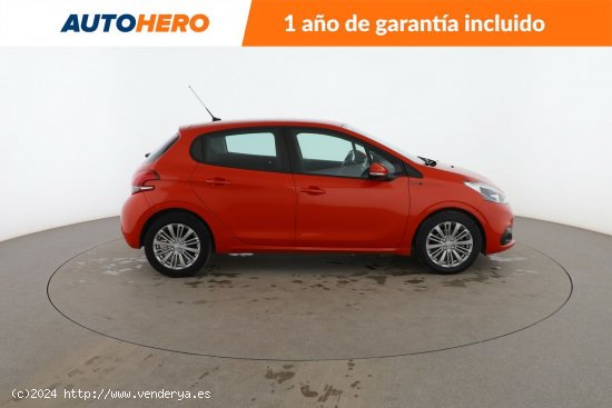 Peugeot 208 1.2 PureTech Signature - 