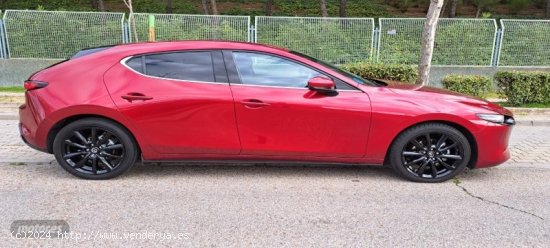 Mazda Mazda3 2.0 SKYACTIV-X ZENITH SAFETY RED AT de 2020 con 43.900 Km por 22.900 EUR. en Madrid