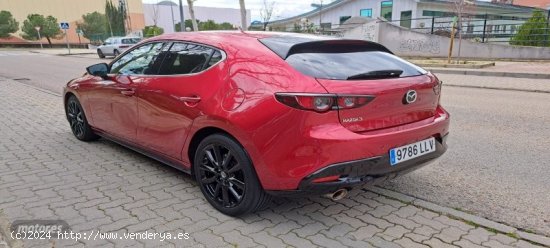 Mazda Mazda3 2.0 SKYACTIV-X ZENITH SAFETY RED AT de 2020 con 43.900 Km por 22.900 EUR. en Madrid