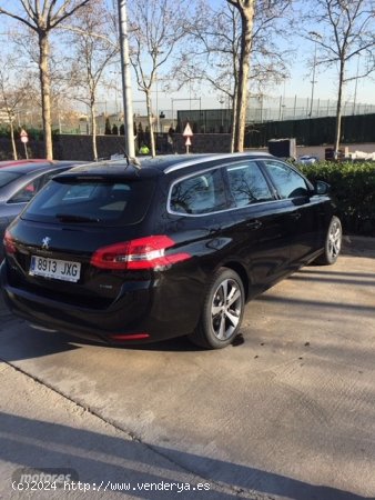  Peugeot 308 SW Allure Gasolina 130 S&S MAN de 2017 con 19.100 Km por 12.000 EUR. en Barcelona 