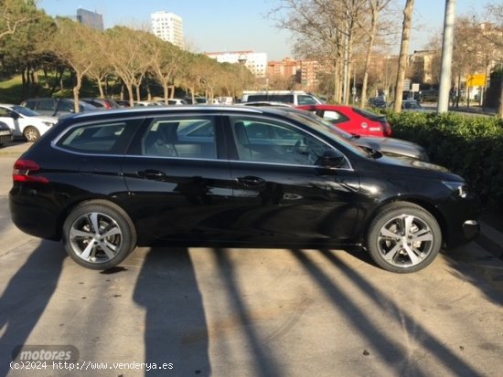 Peugeot 308 SW Allure Gasolina 130 S&S MAN de 2017 con 19.100 Km por 12.000 EUR. en Barcelona