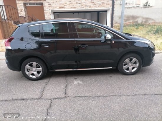 Peugeot 3008 Hibrid4 de 2015 con 212.000 Km por 9.000 EUR. en Toledo