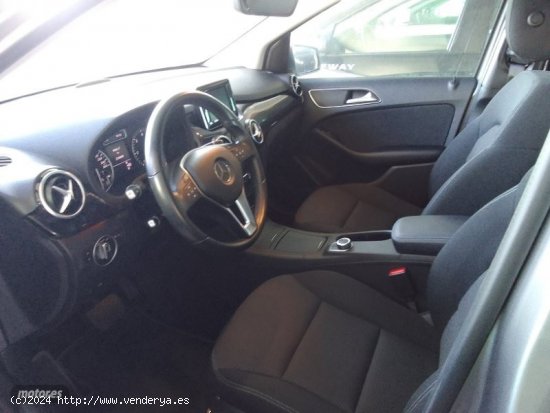 Mercedes Clase B B 180 d de 2014 con 23.000 Km por 18.500 EUR. en Murcia