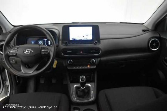 Hyundai Kona 1.0 TGDI Maxx 4x2 de 2023 con 13.893 Km por 20.990 EUR. en Murcia