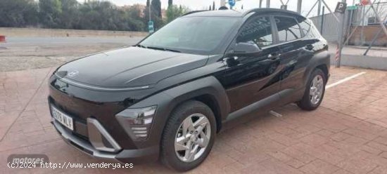 Hyundai Kona 1.0 TGDI 48V Tecno 4x2 de 2023 con 13.000 Km por 26.900 EUR. en Madrid