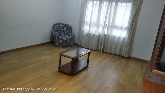 PISO EN VENTA ZONA VISTALEGRE. 3 DORMITORIOS, 2 BAÑOS, TRASTERO Y GARAJE. - ZAMORA