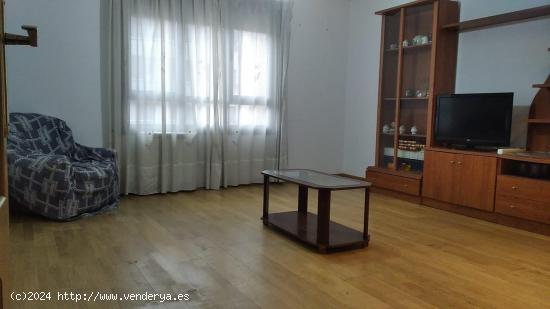 PISO EN VENTA ZONA VISTALEGRE. 3 DORMITORIOS, 2 BAÑOS, TRASTERO Y GARAJE. - ZAMORA