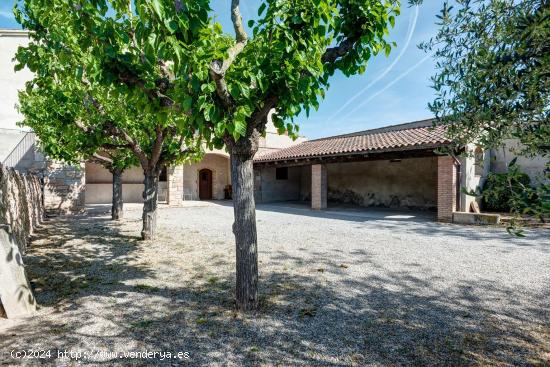 XALET EN VENDA A IGUALADA - SANT JAUME SESOLIVERES. - BARCELONA