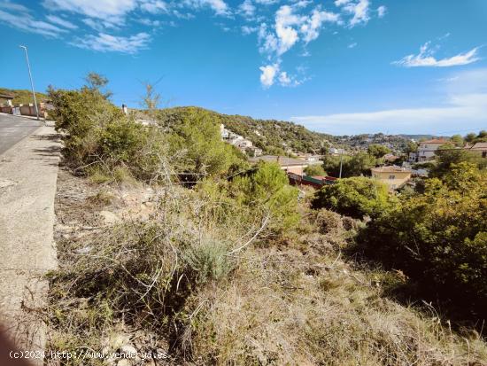  TERRENO CON VISTAS EN CASTELLET - BARCELONA 