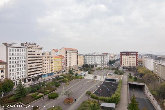 Piso singular con vistas espectaculares en el centro de Ferrol - A CORUÑA