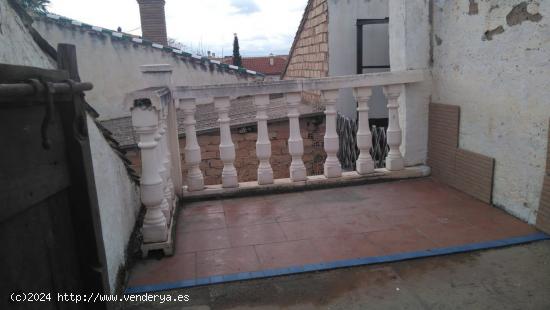 Casa de pueblo, para reformar, situada en el centro de Cájar. - GRANADA