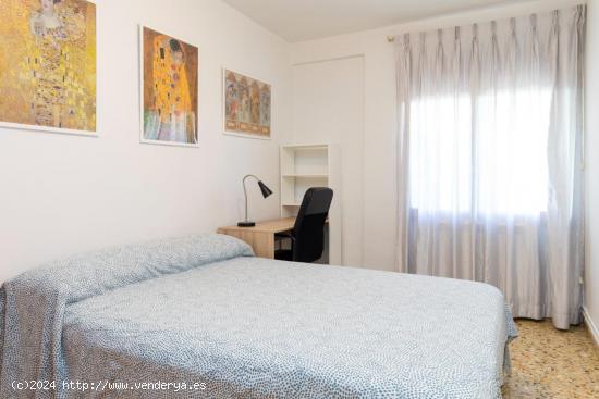 HABITACIÓN 2 - VIVIENDA DE 4 DORMITORIOS EN VILLANUEVA DE GALLEGO - ZARAGOZA