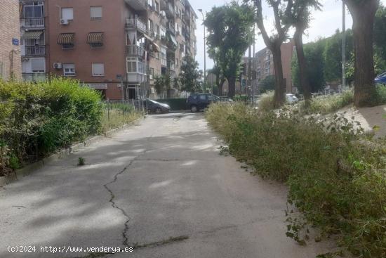  Si necesitas una plaza de garaje en la zona no dudes en contactar. - MADRID 