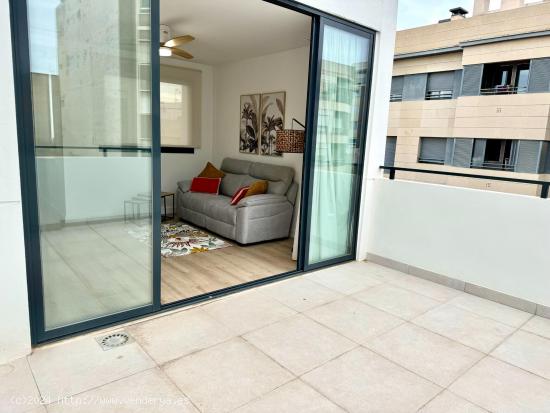 MAGNIFICO ATICO CON TERRAZA PRIVADA EN PLANTA EN ZONA CAORAZON DE JESUS CENTRO - ALICANTE