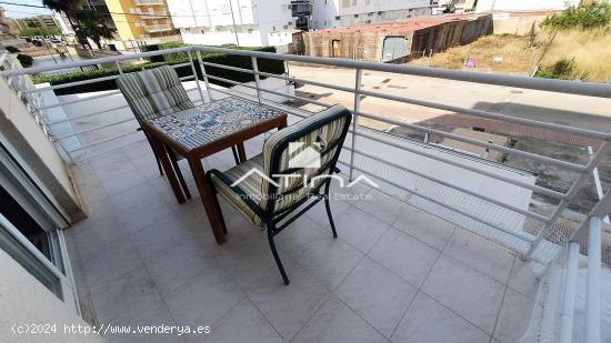 Apartamento con amplia terraza situado en la playa de Piles a solo 400 metros del mar - VALENCIA