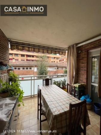 Piso en venta de 3 habitaciones y dos baños - HUESCA