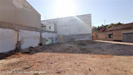 SE VENDE TERRENO de 350m2 LOS ALCAZARES (CENTRO) - MURCIA