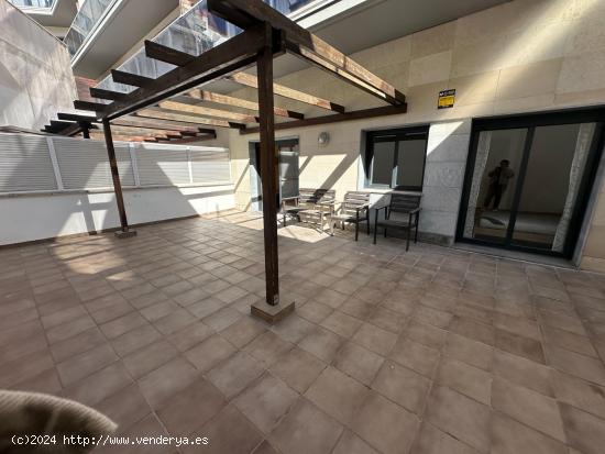 PISO DE PLANTA BAJA  DE 2 HABITACIONES CON TERRAZA DE 40M2 EN VENTA EN MANRESA!!! - BARCELONA