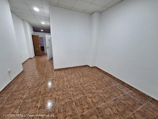 Ref.7400 Local comercial en Torrevieja - ALICANTE